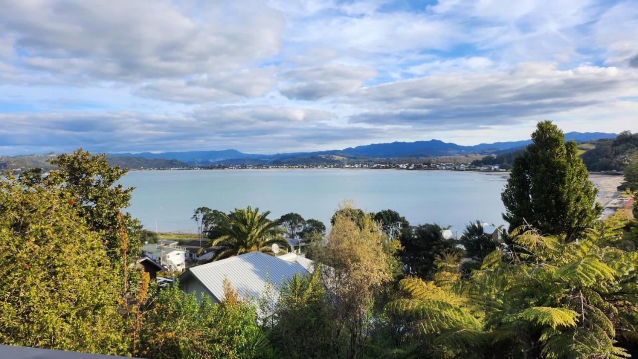 The Black Chalet Whitianga Exterior foto