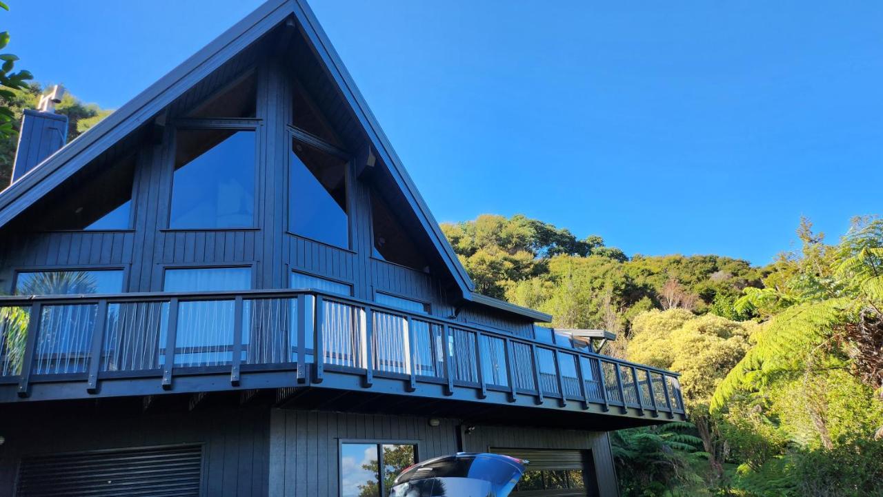 The Black Chalet Whitianga Exterior foto