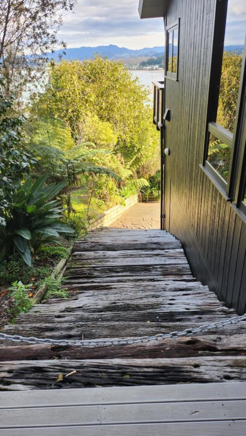The Black Chalet Whitianga Exterior foto